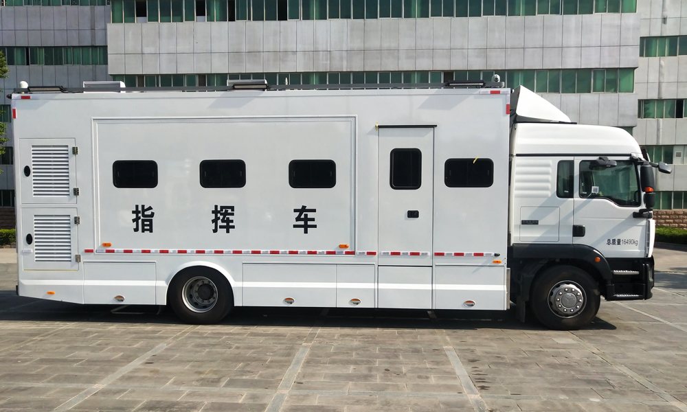 应急指挥车